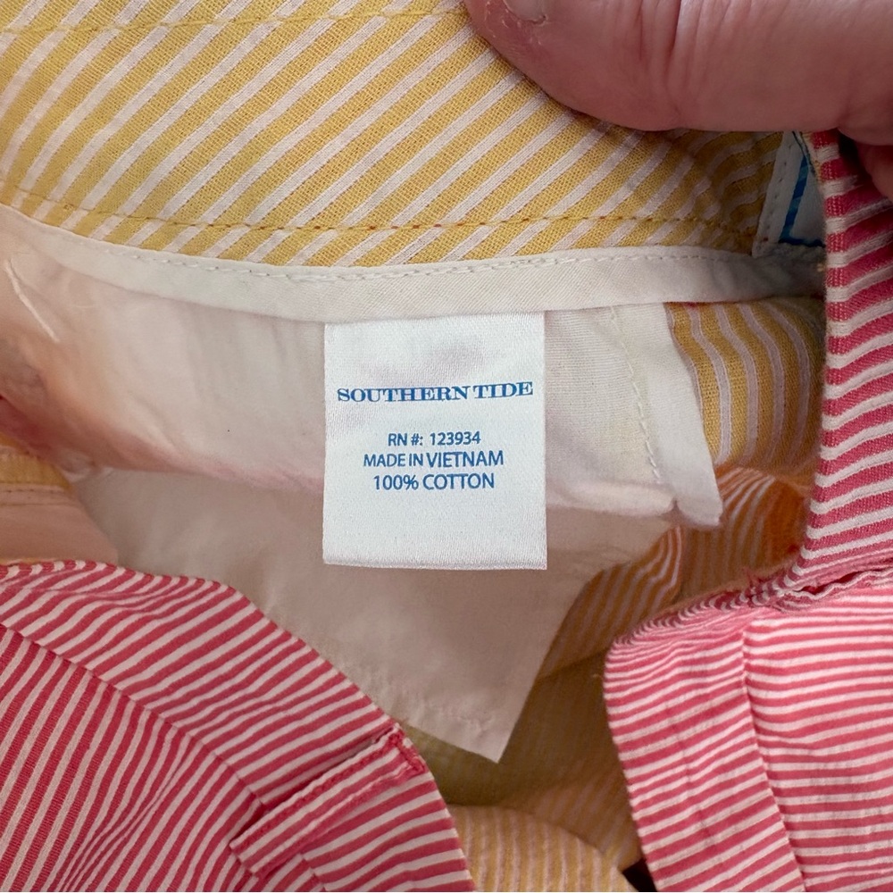 Southern Tide Skipjack Red White Striped Seersucker Shorts. Size 40. - Picture 9 of 10
